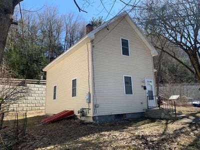 13 River St