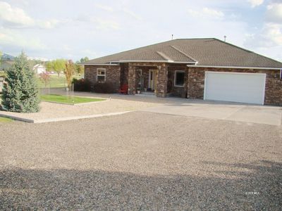 279 Lakeport Ln