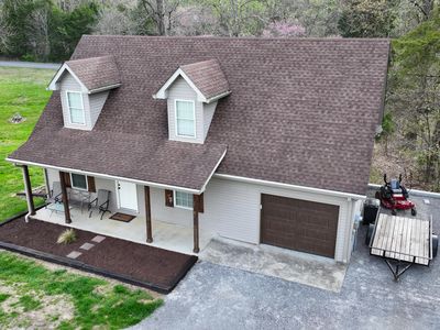 65 Bay Ln