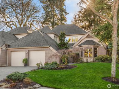 1708 Bellevue Way NE