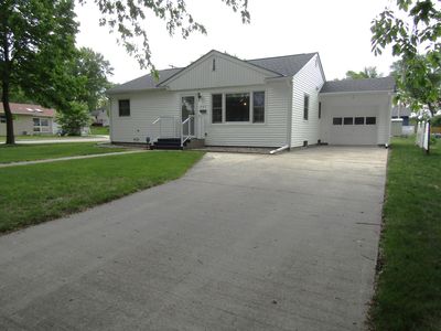 302 S 12th St