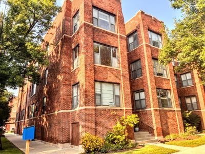 2458 W Eastwood Ave #2