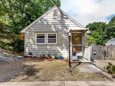 20 Crest Ave