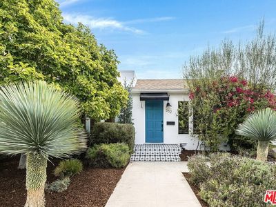 552 N Bronson Ave