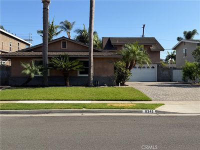 8242 Lambert Dr