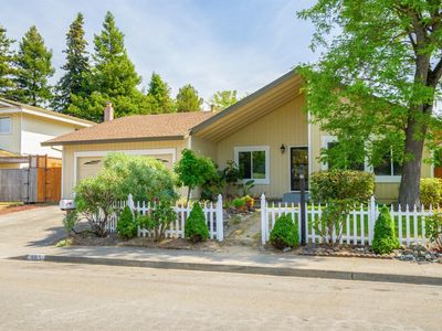 Property at 863 Holly Avenue, Rohnert Park, CA