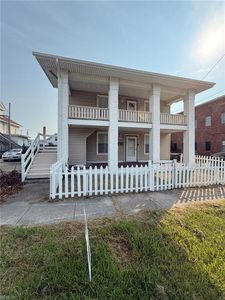 180 W Balview Ave