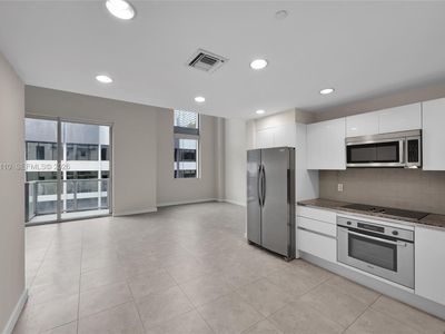 1060 Brickell Ave APT 815