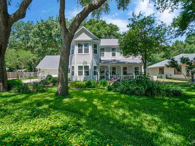 2213 Inverness Dr