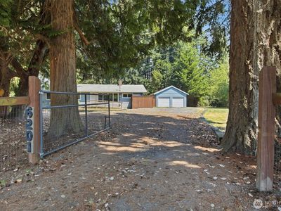 6201 44th Avenue E