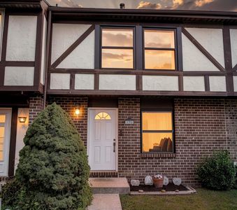 135 Bourbon Ct