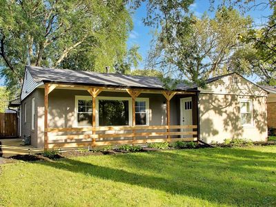 Property at 48 N Pleasant Rd, Lake Zurich, IL