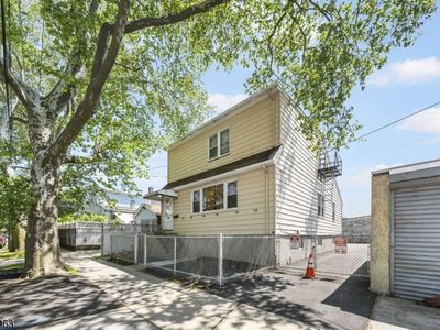 466 Delavan Ave