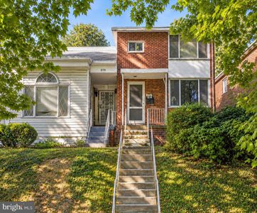 273 Hawaii Ave NE