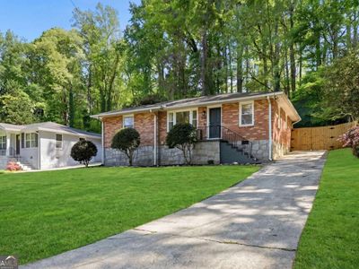 898 Scott Cir