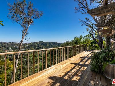 10132 Hollow Glen Cir