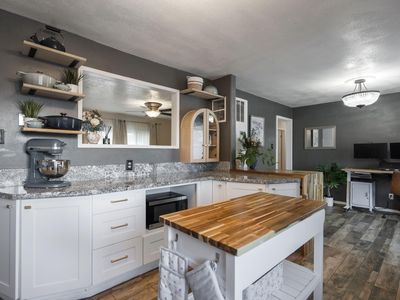 1518 Del Monte Trl SW