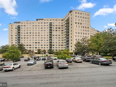 Property at 10201 Grosvenor Pl APT 1008, Rockville, MD