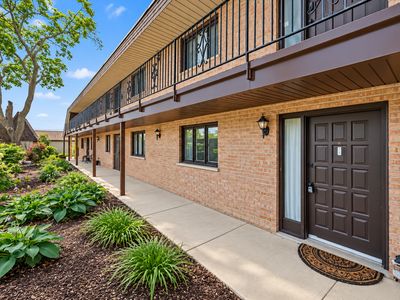 520 E Main St APT 1C