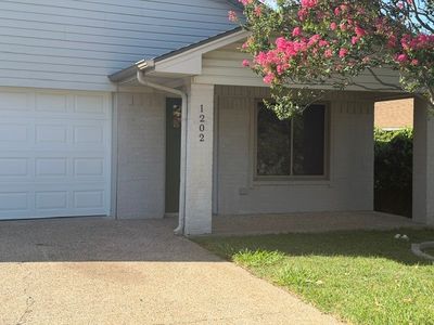 1202 Chapel View Dr