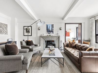 235 E 22nd St APT 10J