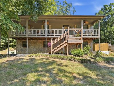 164 Woodgate Dr SE