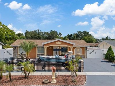 8318 Drycreek Dr