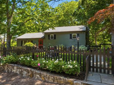 16 Howland Road