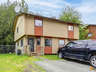 7676 Snow View Dr