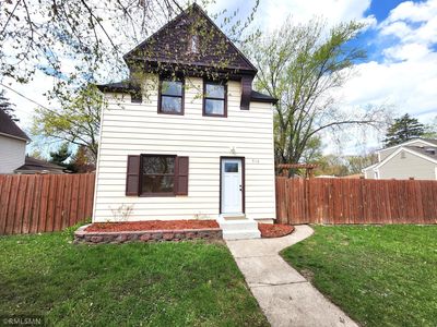 919 Warner Ave