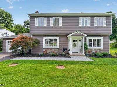 392 Monroe Ave