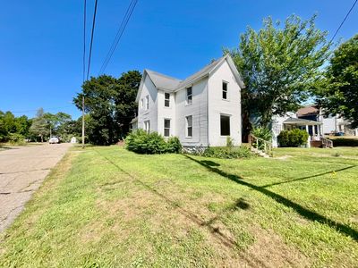 46 Byron St
