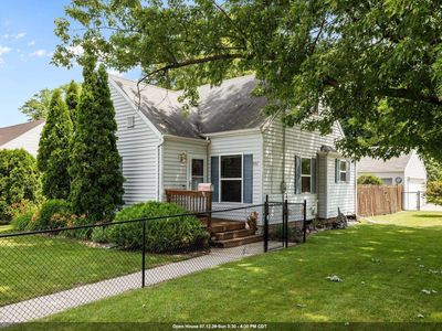 882 Higgins Ave
