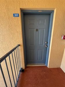 495 Las Cortes Ln APT 203