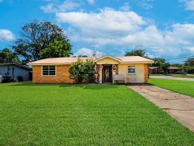 Property at 1809 Virginia Pl, Cleburne, TX