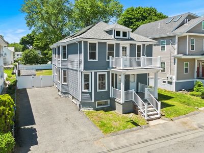 18 Mystic St