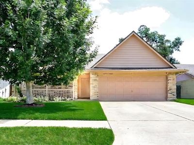16923 Enchanted Cir W