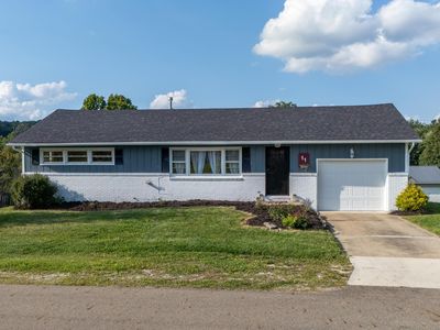 11 Grange Ave