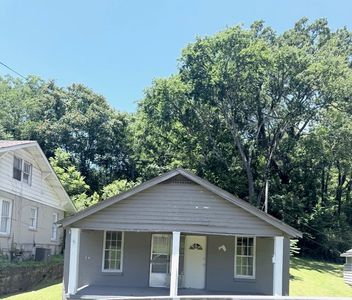 921 Military Rd