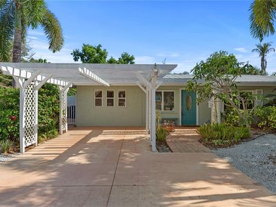 7860 HOLIDAY DRIVE