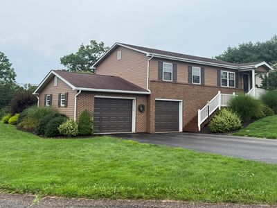 33 Ashland Way