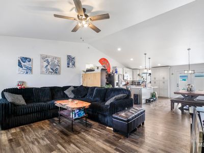 498 Jesse Ave