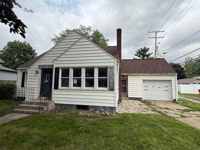118 W Spring St