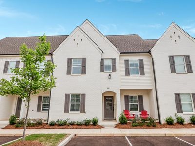 646 Cottage Grove Cir