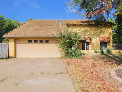 4 Misty Glen Ct
