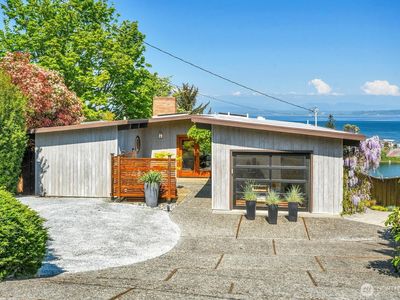 1367 Country Club Drive