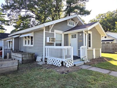 116 W Bundy Street