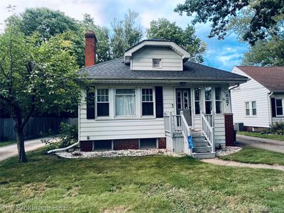 827 E Main St