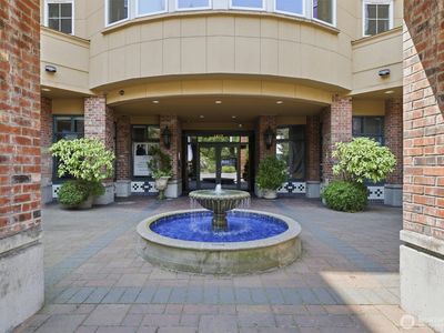 1417 Queen Anne Avenue N #303