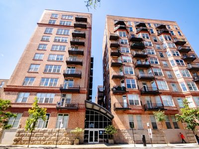500 S Clinton St APT 632